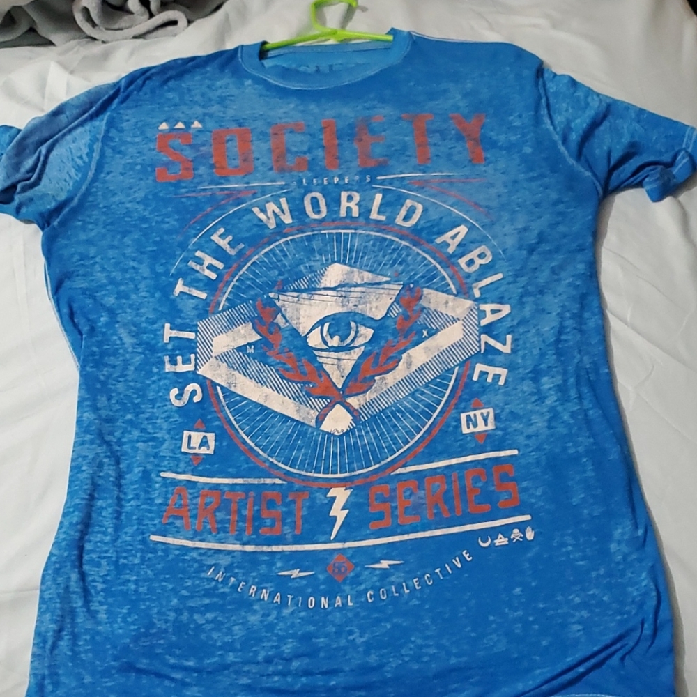 Large and x large t shirts. - Picture 5 of 16